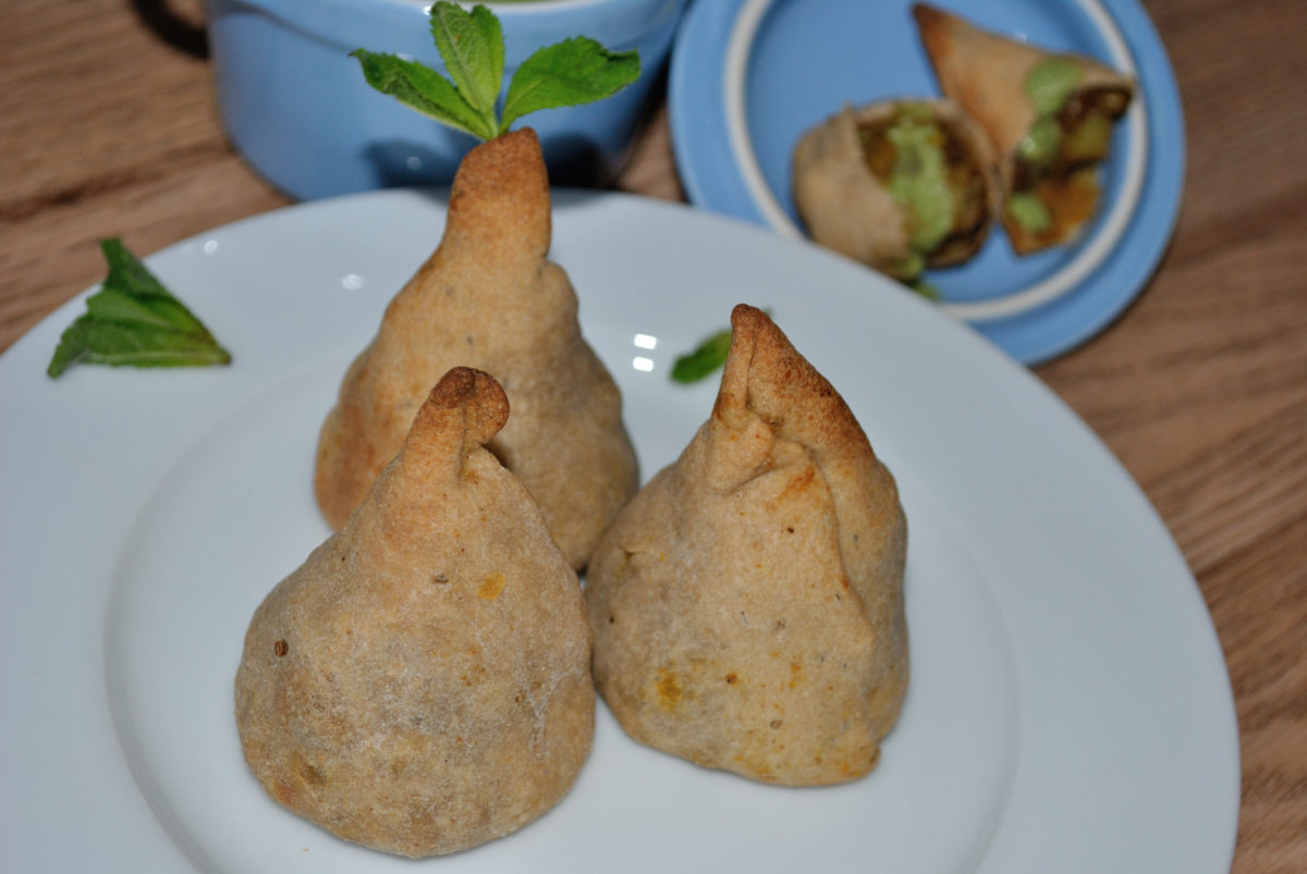 baked-aloo-samosa-how-to-make-baked-aloo-samosa-baked-samosa